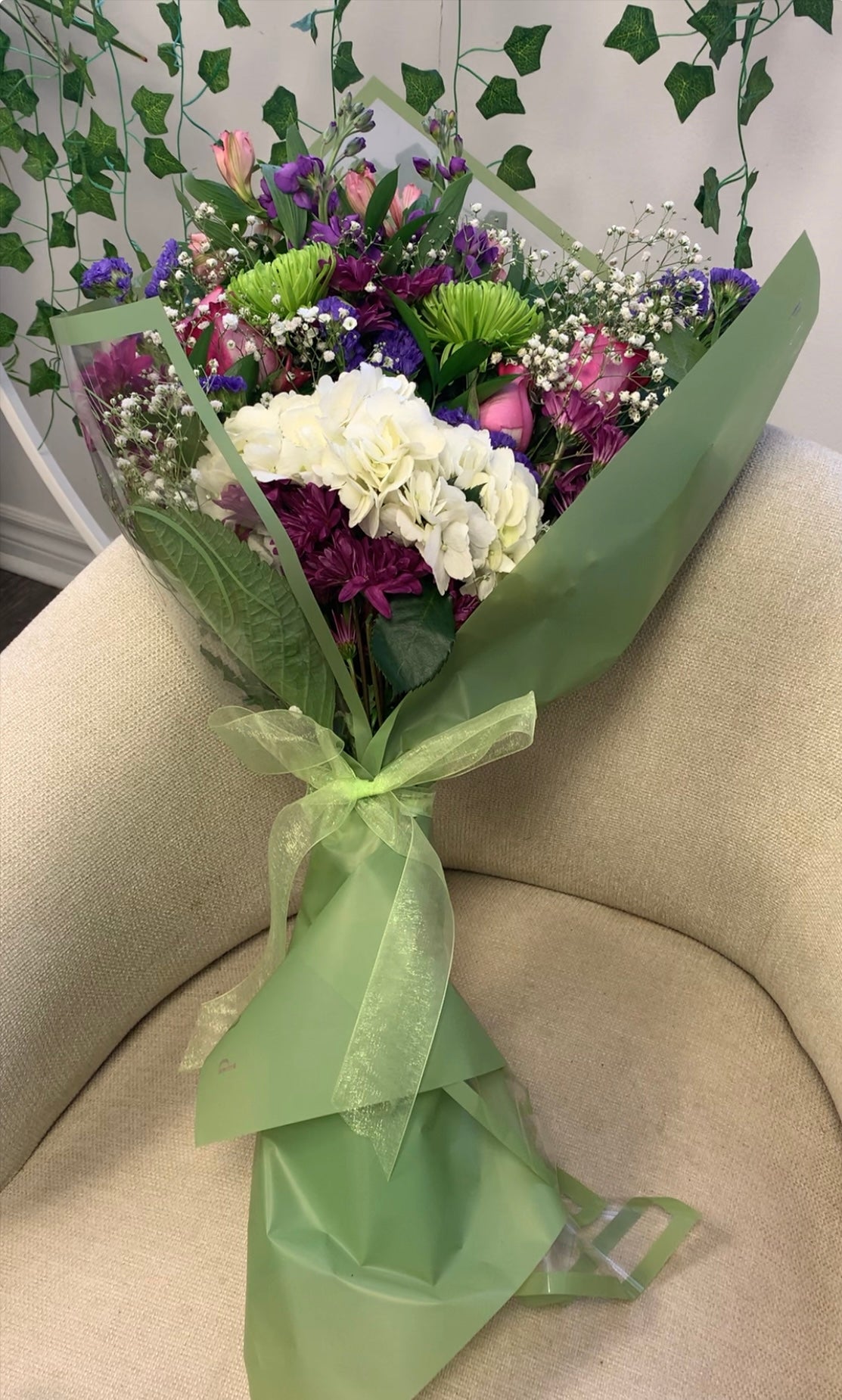 Florist’s Design Presentation Style Bouquet