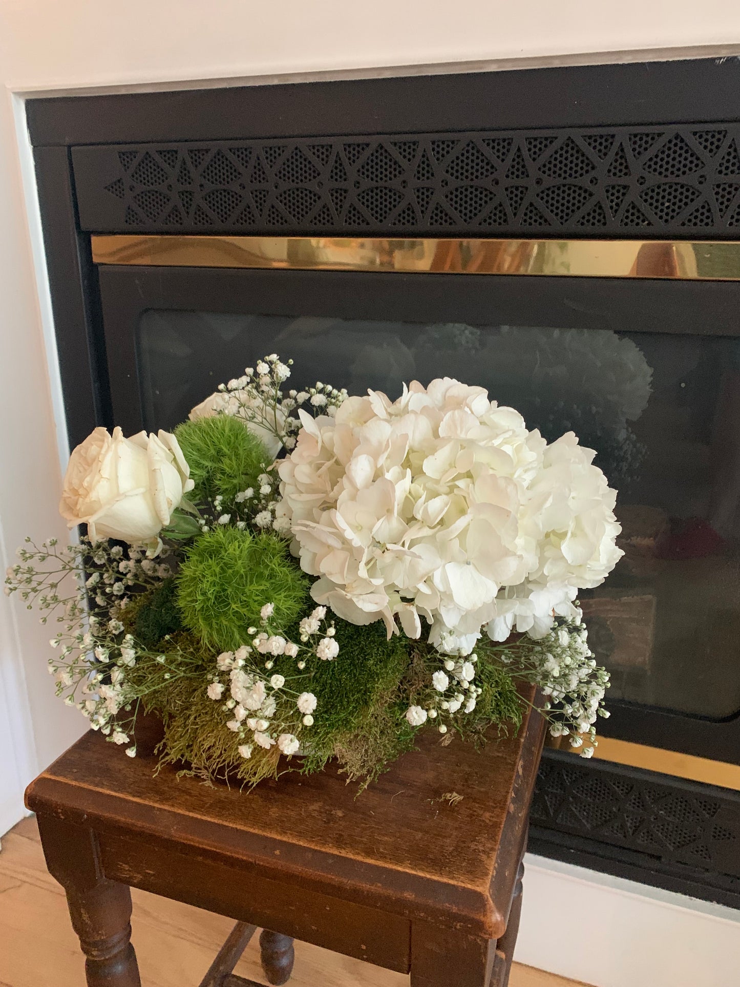 Botanicals 2: Fresh Flowers & Preserved Moss Centrepiece